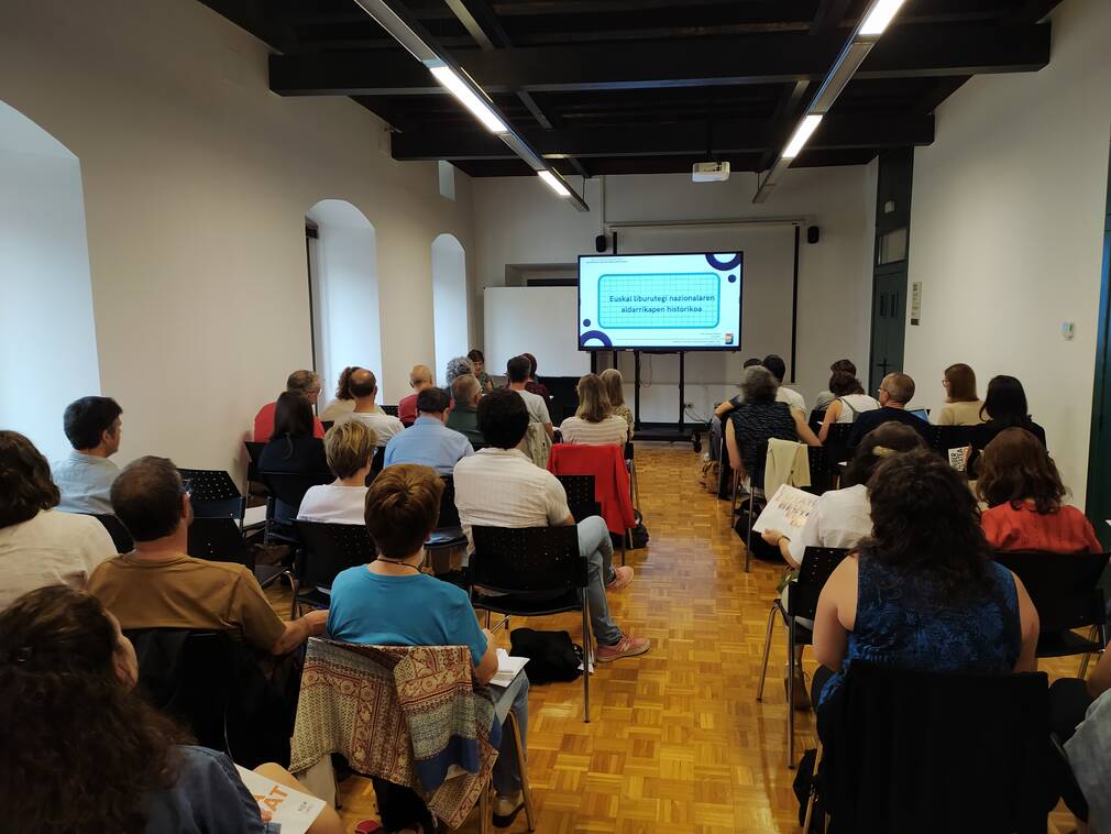 Euskal liburutegi nazionala: iragana, oraina eta geroa